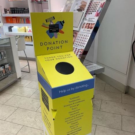 aylesburytc's tweet photo. Pick up an extra hygiene item when youโre next in
@bootsuk @haleleys & pop it in @thehygienebank.
All items will be distributed to those who need them.๐Great to see them supporting the campaign during #NationaHygieneWeek. ๐
Their mission? To tackle hygiene poverty. ๐ช https://t.co/26HoBEEUe2