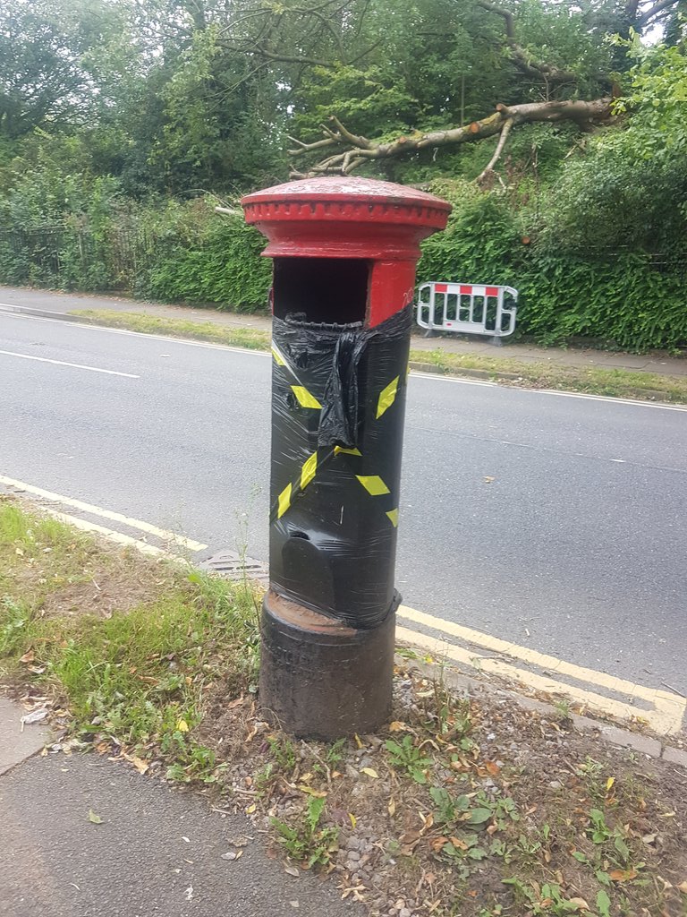 PenkhullflagC's tweet image. hello @RoyalMail  we aren't fussed about Gold post boxes , just one that works would be quite nice #penkhullflag #worldchampions