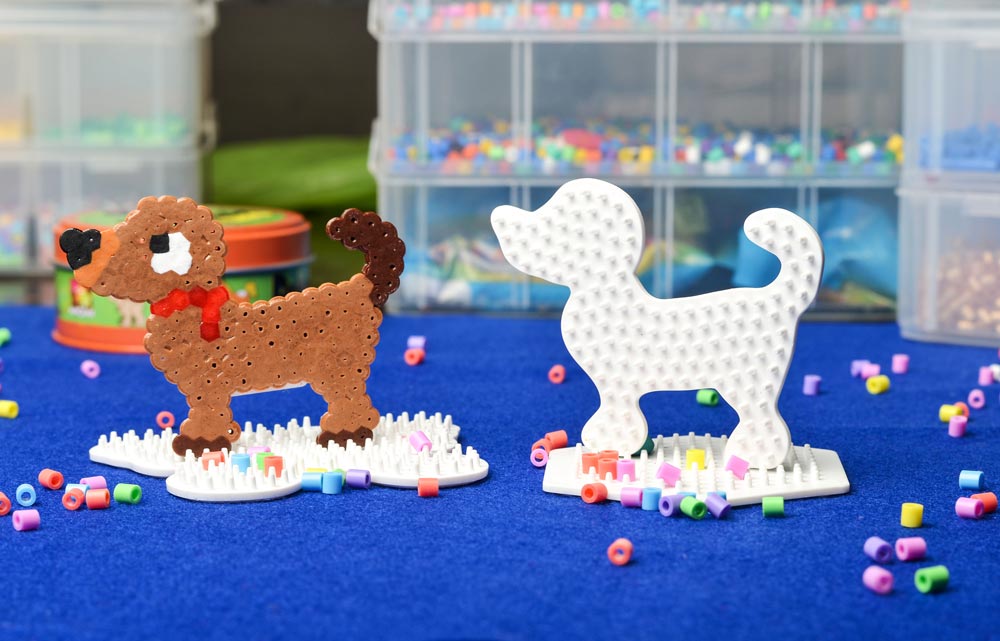 RBuscadores's tweet photo. Con la técnica Hama Beads, Juana y Sara han diversificado el negocio familiar creando PEALA KIDS. Aprovechan sus conocimientos para diseñar con esta técnica y ofrecer productos funcionales para generar una alternativa de negocio. Info aquí 👉 https://t.co/iugYCXtdTn https://t.co/sgI7ds79Dn