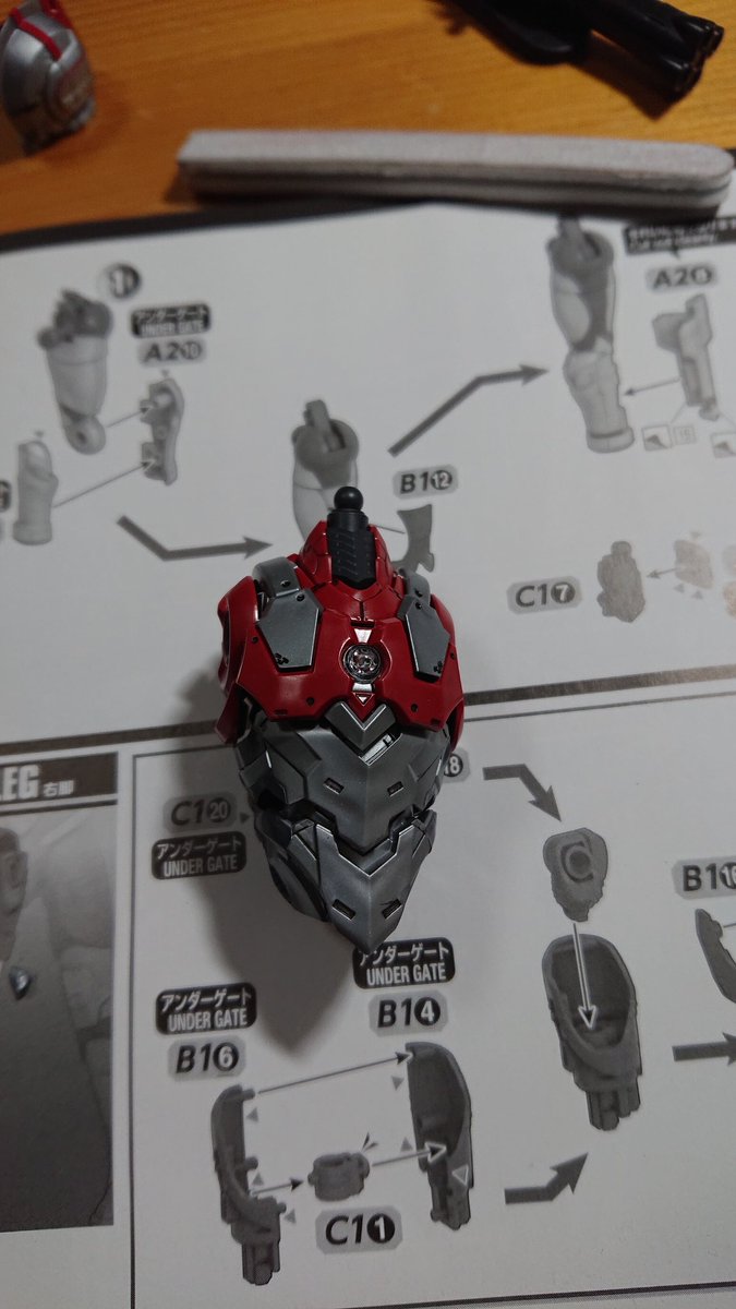 ikepondesu's tweet image. ウルトラマン作成中
胴体まで完成です
墨入れしたら、よりかっこよくなりますね！
シールのところを色塗り出来るようになったら良いなぁ
#ULTRAMAN
#BTYPE
#figurerisestandard
#プラモデル 
#ウルトラマン
#模活