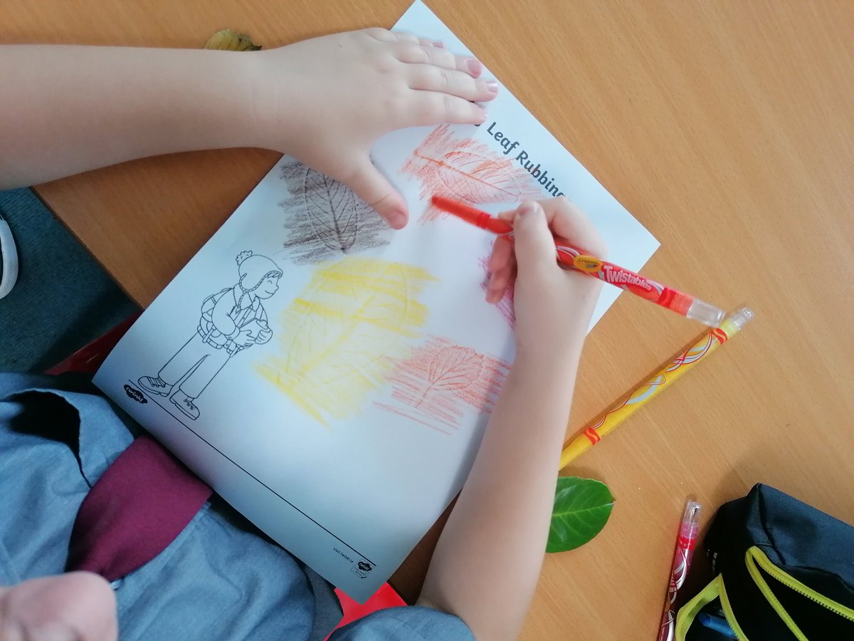 courtnacuddyns's tweet photo. We are learning lots about Autumn ๐๐. Today we went on a little walk around the school grounds and discussed the trees and leaves we found. Look at our fabulous leaf rubbings!
#firstandsecond https://t.co/B52CNtYJRL