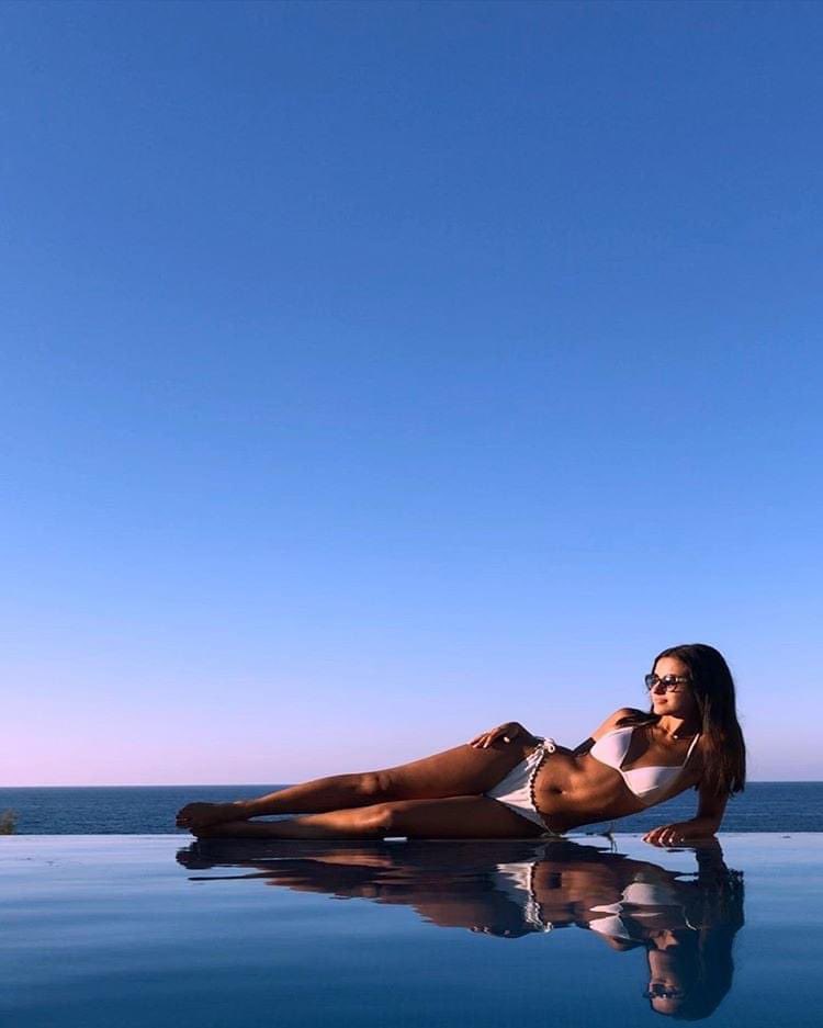 RoyalBlueResort's tweet photo. The favorite time of the day at the Royal Blue, for most, is the time when the sun is setting and the air is cooling down. This is the moment to indulge and enjoy..
What's yours?
#theroyalblue #royalblueresort #troulisroyalcollection #engagingcretansouls #luxuryholidays https://t.co/snDKu9Pl3p