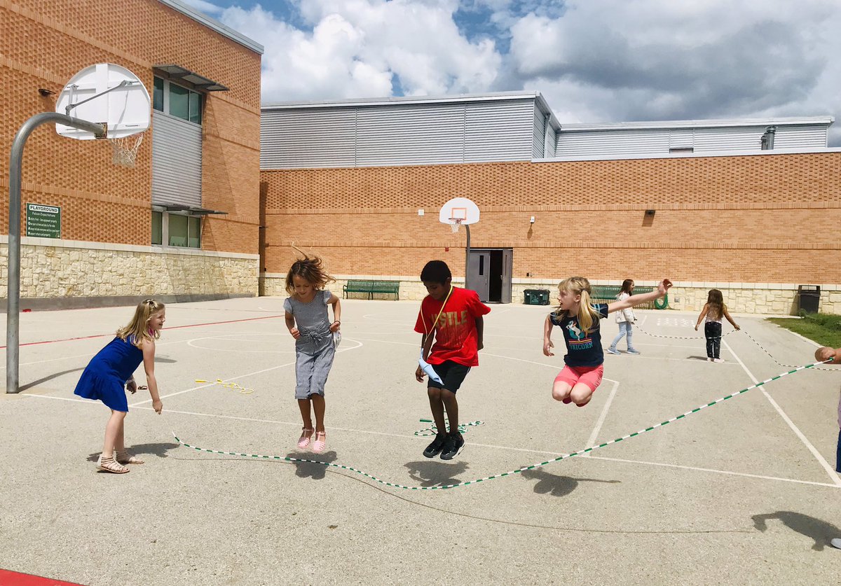 Summer Poole tweet media