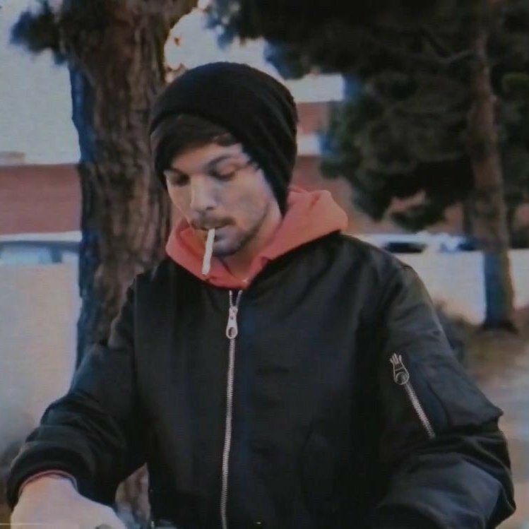 louis tomlinson smoking; a VERY much needed thread.