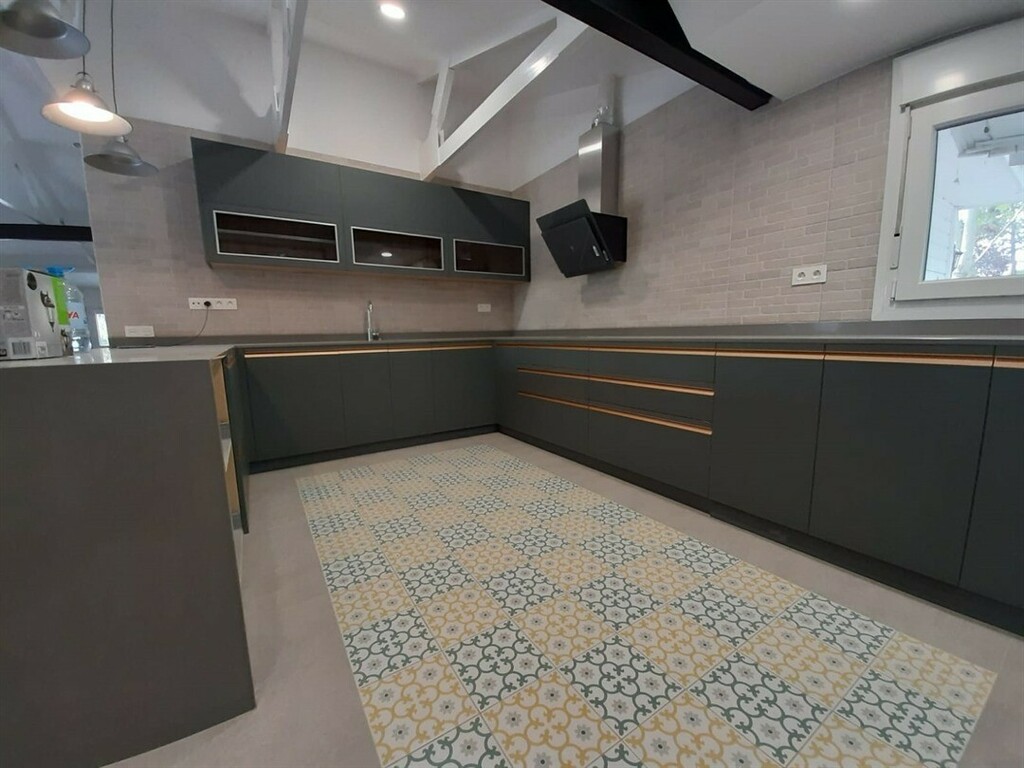 bonhomiaarquit1's tweet photo. Sin duda el #suelohidraulico ha sido el pavimento de los últimos años una pieza clave en el interiorismo 'más es más', os mostramos el resultado 🧂 de combinarlo con una moderna cocina en un proyecto de Bonhomía Arquitectura

☎️ 628108911

#suelo #bon… https://t.co/IPwjPAmVec https://t.co/fgHsP1fLXF