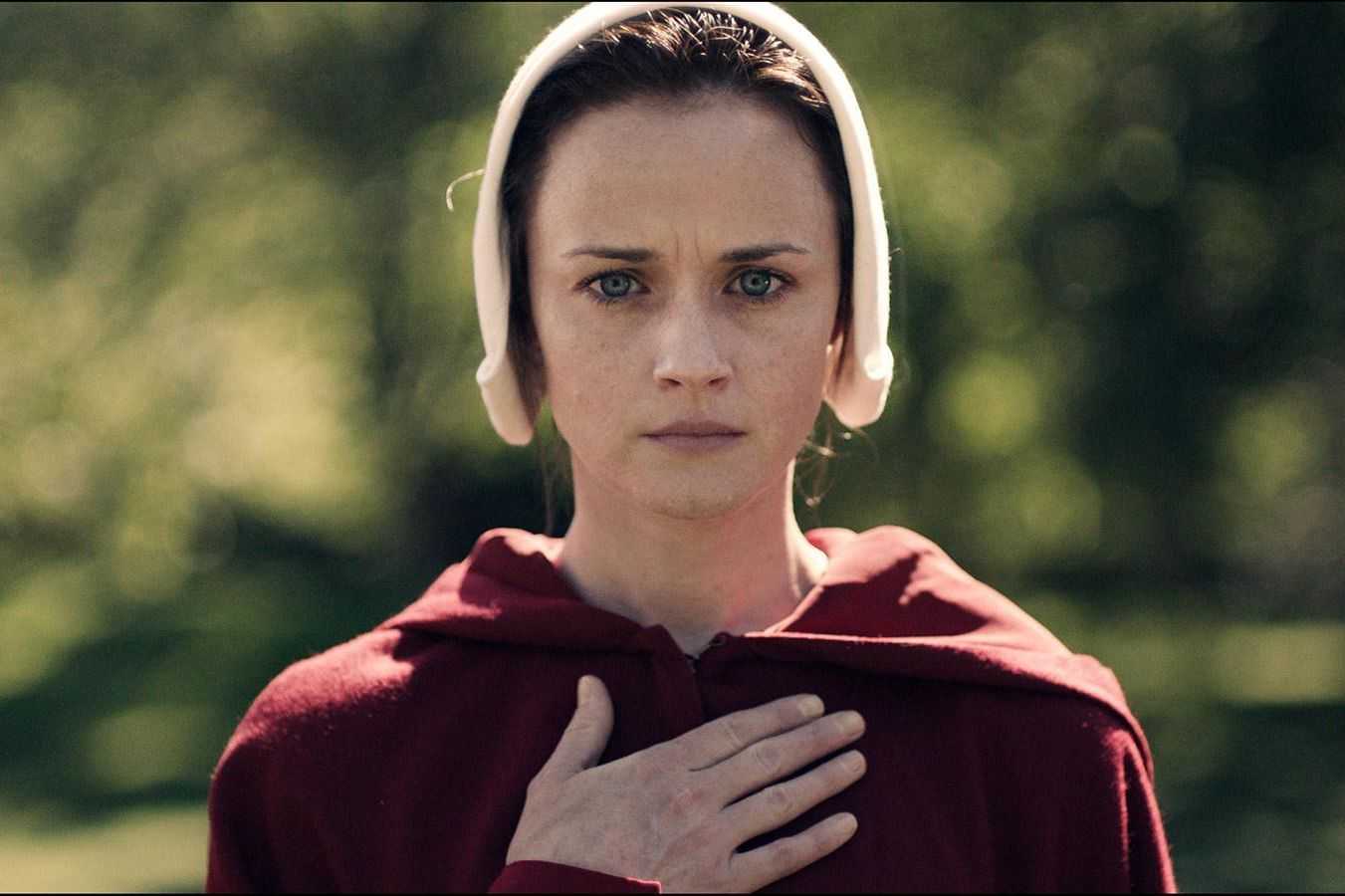 Happy 39th birthday to Alexis Bledel, star of THE HANDMAID\S TALE, SIN CITY, and more! 