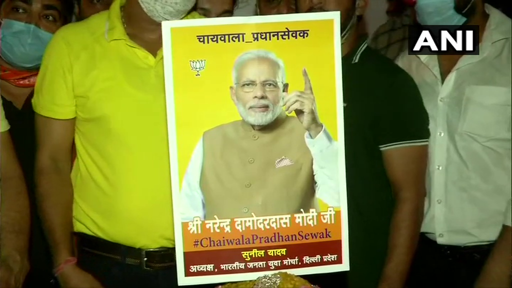 ANI's tweet photo. Delhi: Bhartiya Janata Party (BJP) workers celebrated Prime Minister Narendra Modi's 70th birthday at India Gate. Party leader Shyam Jaju was also present. https://t.co/f8gBL38mCD