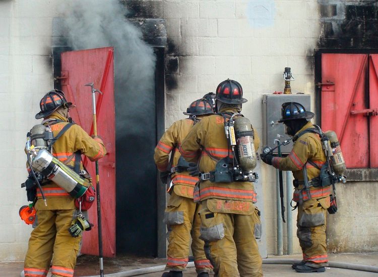FireEMSLeader's tweet photo. Reduce the cancer risk to firefighters after live fire training. Changing training practices and new PPE and SCBA cleaning technology are part of the solution.
https://t.co/8CLrRgEwIR
#SoloRescue #RESCUEIntellitech #firefighters #firefightersafety https://t.co/ZvALXBrgpO