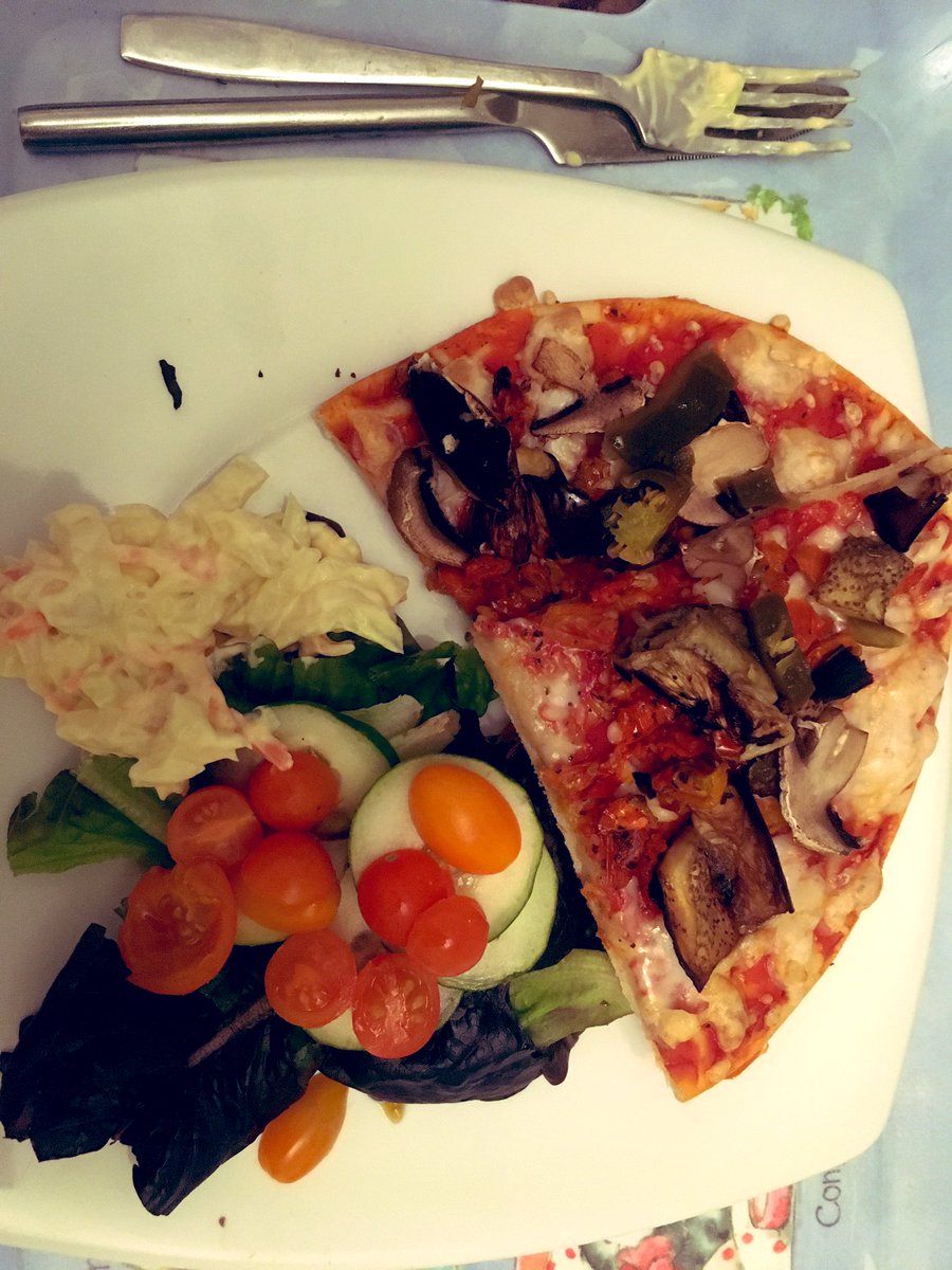 SusanHVeggies's tweet photo. Boy that hit the spot: half a vegan pizza (I added roasted aubergine, mushrooms and jalapeño peppers) a couple of spoonful of vegan coleslaw and a crusty salad #nutritioncoach1 #yum #vegan #pizza #portioncontrol #morrisons #quickdinner #quickmeals  #yummy #shopbought #plantbased https://t.co/RZ5SU2sfbl