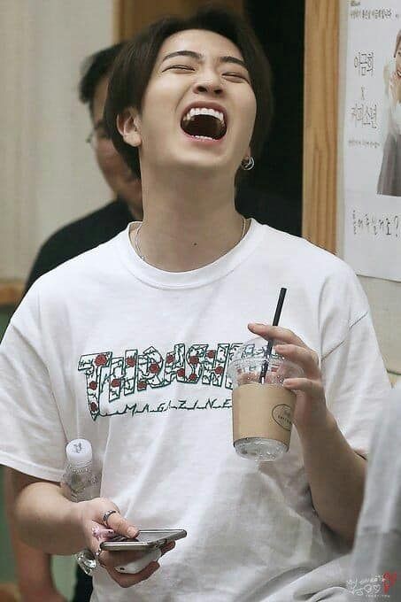 Happiest ars day, youngjae! #DalDiYoungjaeDay  #햇살달디영재_생일축하해  #GOT7  @GOT7Official  #OurSoulmateYoungjaeyou can hear youngjae's laugh without watching video   (a thread)