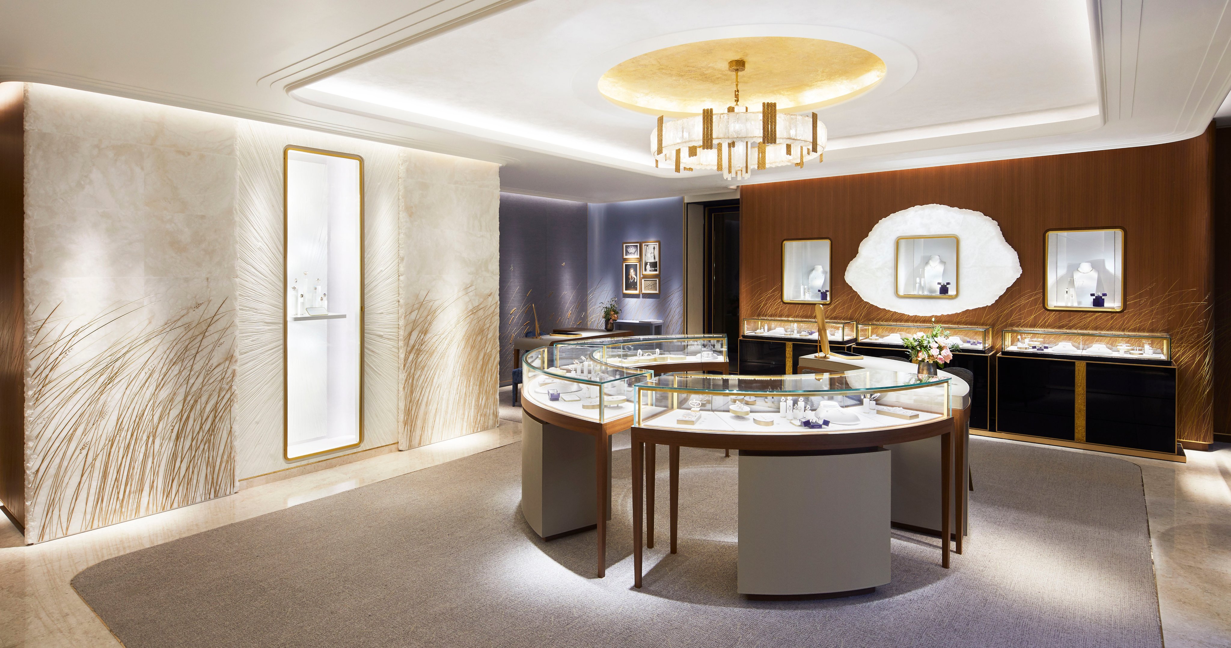 LVMH on X: Recently restored, @Chaumet's hôtel particulier at #12Vendome,  embodies the Maison's threefold vocation at this unique place steeped in  history: receiving clients, preserving and promoting culture, and inspiring  creativity.