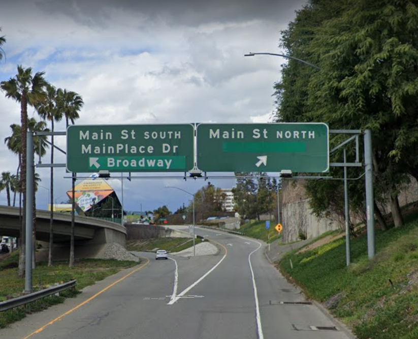 Crews are removing the temporary support structure that was used to construct the bridge barrier at Main St. This work requires closing one of the two lanes on the NB I-5 Broadway off-ramp, 6 a.m. to 3 p.m. Thursday, Sept. 17, and Friday, Sept. 18.