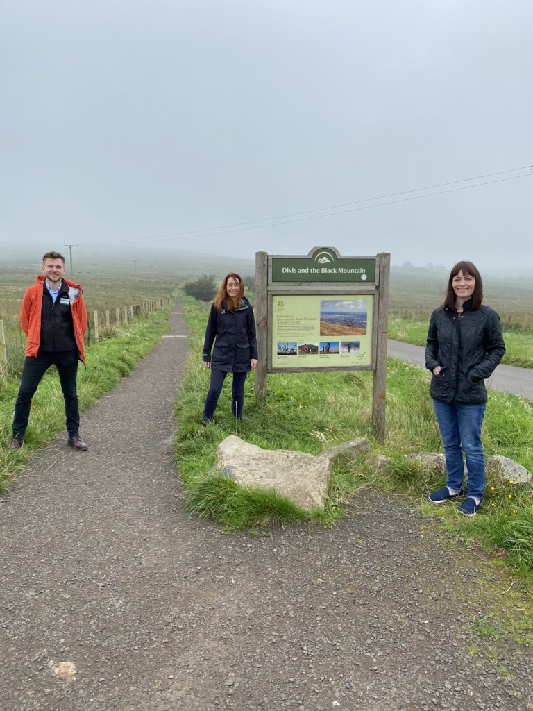NTDirectorNI's tweet photo. Delighted to welcome @deptinfra Minister @NicholaMallon to Divis today to discuss how we can work together across Belfast to open up access to nature &amp; create spaces for nature &amp; people to thrive. @NationalTrustNI @joshwatts_ni @VisitBelfast @NatureMattersNI https://t.co/af9l2WIexK