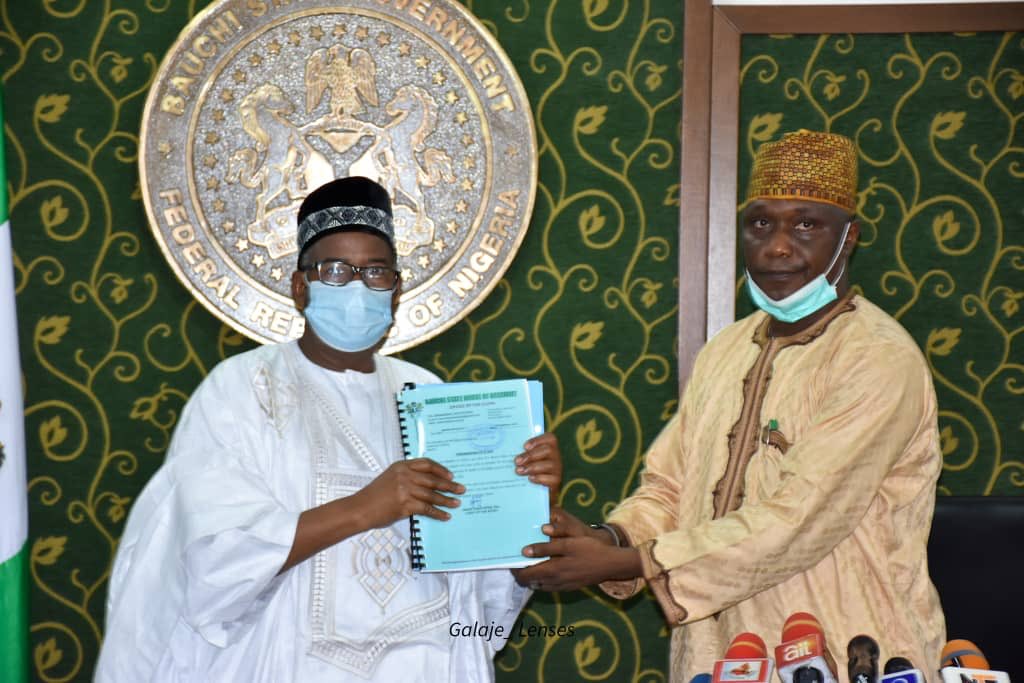 KNingi's tweet photo. Finally BAROTA bill signed into law @aminugamawa, I remember sometime when you give us the news even though it was then under legislative process. This is the advantage of having a Governor with foresight @SenBalaMohammed. #TrafficManagementControl https://t.co/6hqDIeM6xn