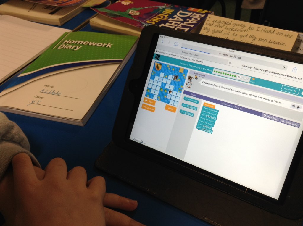 StAgnesY5's tweet image. Learning to code today. Debugging and programming our algorithms. #stagnescomputing