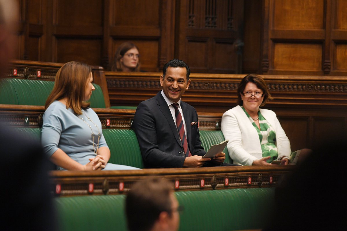 I was back in the chamber to photograph PMQs. Here's a few shots from today's proceedings📸@AngelaRayner @BorisJohnson @Valerie_VazMP @gaganmohindra @MariaMillerUK