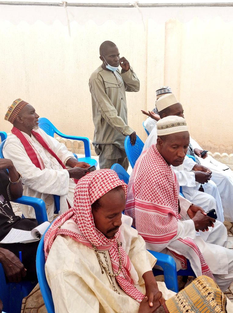 ellesfonc's tweet photo. Dans le cadre du projet #EllesFonc , nous tenons une causerie-débat à l'intention des autorités administratives, coutumières et religieuses dans 5 communes de #Niamey. L'objectif est de les sensibiliser sur l'importance de garantir l'accès des femmes de leurs communes au foncier. https://t.co/Q6LtB0z3IQ
