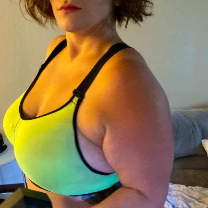 yellow sports bra by @Pr0gramm3rM3gz https://t.co/biSIo6IWNe Find it on #ManyVids! https://t.co/xTzJ<a class="tags" href="/tag/pr0gramm3rm3gz">@pr0gramm3rm3gz</a><a href="/tag/manyvids"class="tags"><span>#manyvids</span></a>