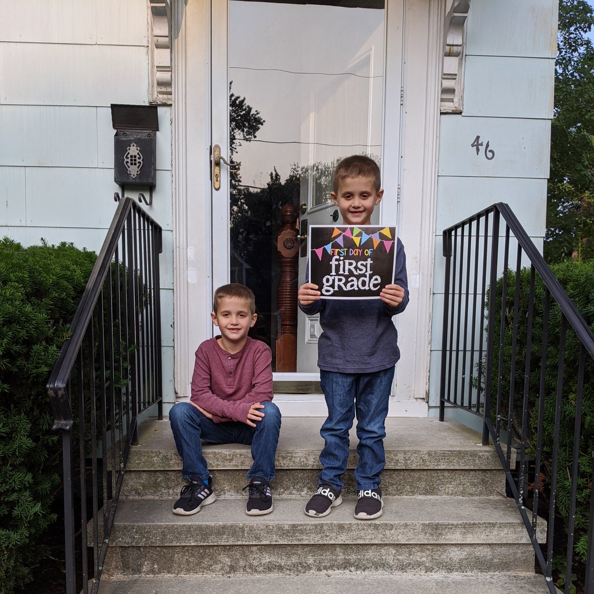 SafeRoutes_MA's tweet photo. Happy first day of school to these first graders at the Pingree School in @TownofWeymouth! We love seeing photos of students at SRTS partner schools. @jcw_wps 

#BackToSchool #walking #biking #weymouth https://t.co/IB9ucX1hBt