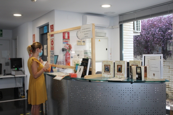 #Bibliotecas | #Mijas 📕📚Las bibliotecas de Mijas recuperan su horario de apertura ▪️El área ha elaborado una guía gratuita en la que explica todas las pautas a seguir para acceder a la aplicación EBiblio y para hacer uso de los servicios ▶️mijascomunicacion.org/index.php/noti… 2 #Bibliotecas | #Mijas 📕📚Las bibliotecas de Mijas recuperan su horario de apertura ▪️El área ha elaborado una guía gratuita en la que explica todas las pautas a seguir para acceder a la aplicación EBiblio y para hacer uso de los servicios ▶️mijascomunicacion.org/index.php/noti… 2
