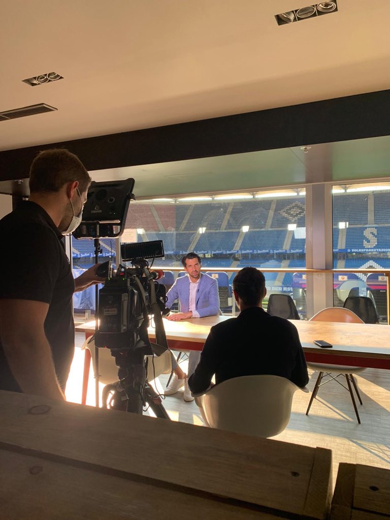 Nach #Leistner-Vorfall
#HSV Sportchef #Boldt spricht Klartext: 1/2

„Will nichts schönreden,aber Spieler sind kein Freiwild“

„bin kein Freund davon populistische (Finanz.) Strafen auszusprechen- kommt gut in Öffentlichkeit an, aber geht um tieferes Problem der Gesellschaft“ #sky