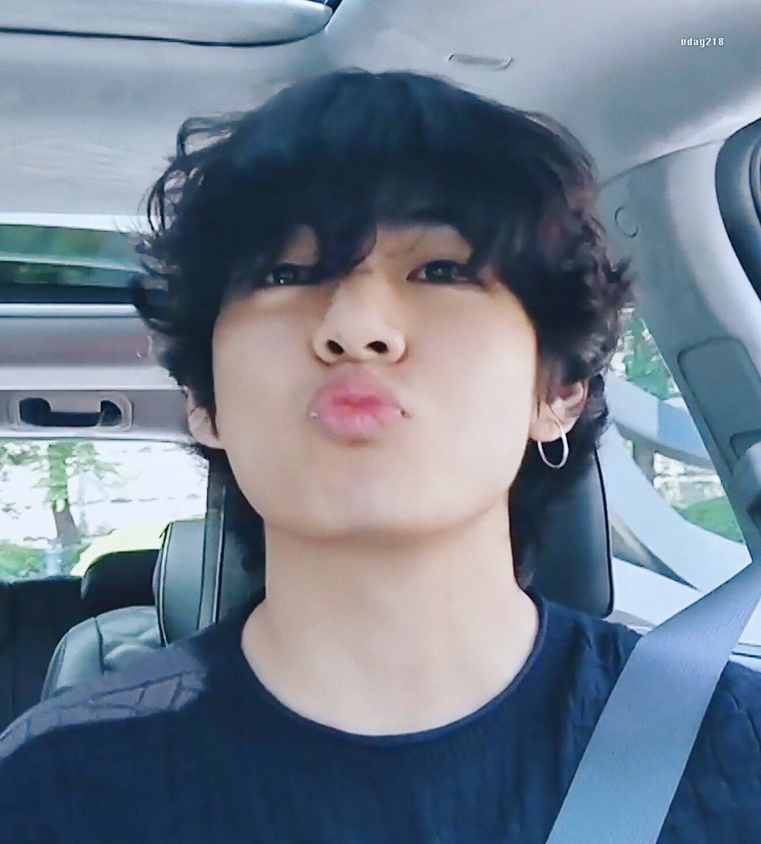 Vday218's tweet image. 🍞🥺💜🐻💕🍞
#태형 #뷔 #Taehyung #V @BTS_twt