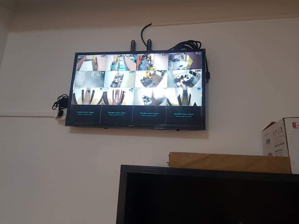 BigTechgw's tweet photo. UM CLIENTE SATISFEITO !!😁▶️

Telefonia interna (Alcatel) e câmera IP de alta resolução HD. 

#BIGTechnologies #IPhones #IPCamera https://t.co/IKrHp3FDSz