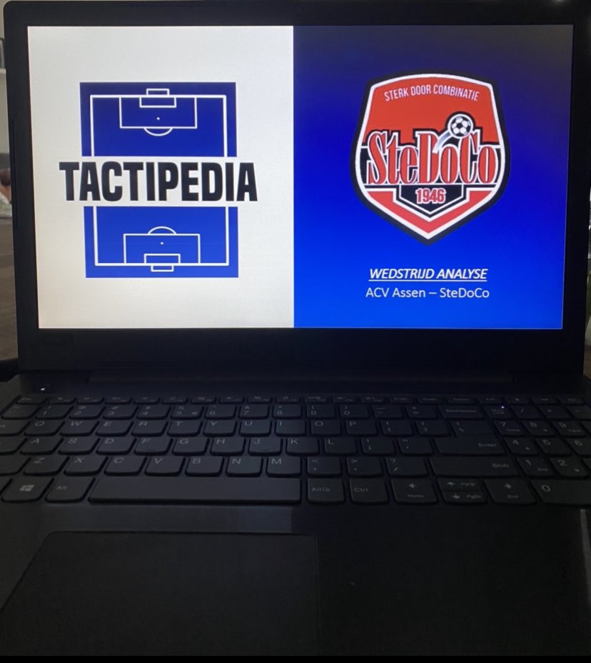 WitteRobin's tweet photo. De samenwerking tussen @acvassen en @tactipedia is o.a. ook een wedstrijdanalyse laten maken van een eigen gespeelde wedstrijd. Erg nuttige informatie over je eigen kwaliteiten en valkuilen komen hierin naar voren👌🏻⚽️ #mooisteclub🔵⚫️ https://t.co/ydjY5W1sE0