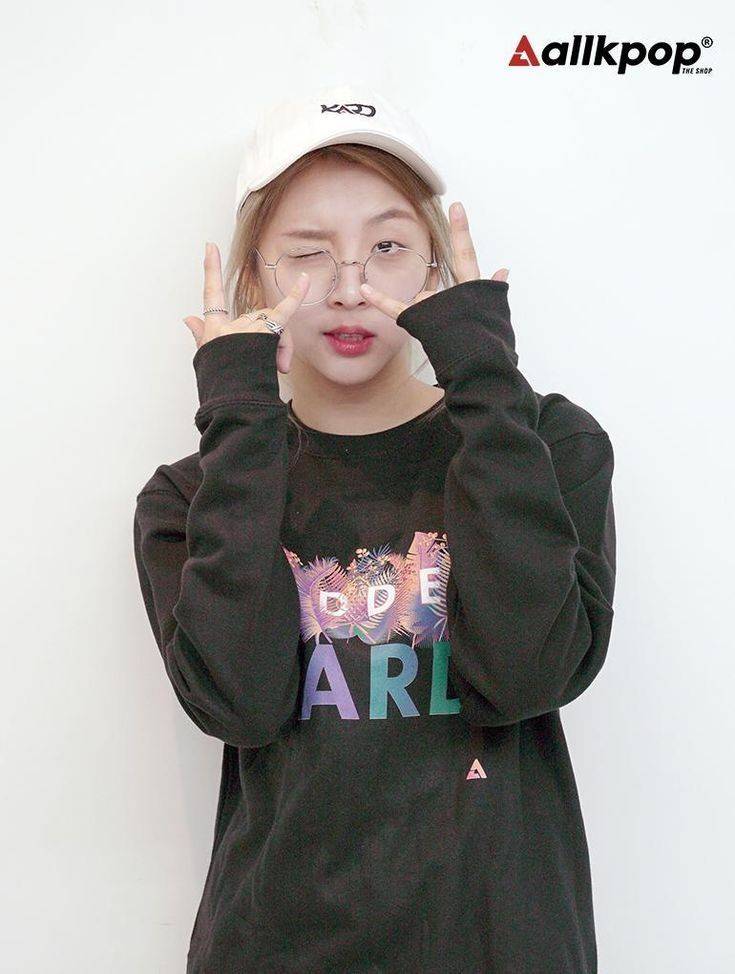 ㅡ #KARD <a href="/KARD_official/">KARD (카드)</a> #JIWOO ♡