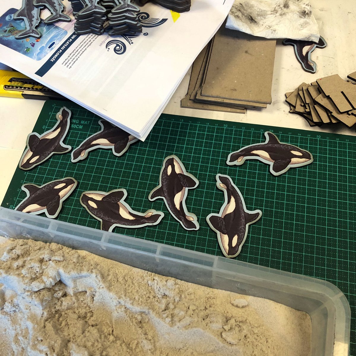 SitDownGames's tweet photo. Yesterday we cut giant octopuses, glued dolphins, saw sharks diving into the sand, tamed a multitude of orcas, and painted blue an unimaginable amount of ubiquitous structures. #boardgame #boardgames #tabletopgames #j2s #jeudesociete #dive #divegame #prototype https://t.co/fP0BSosDr4