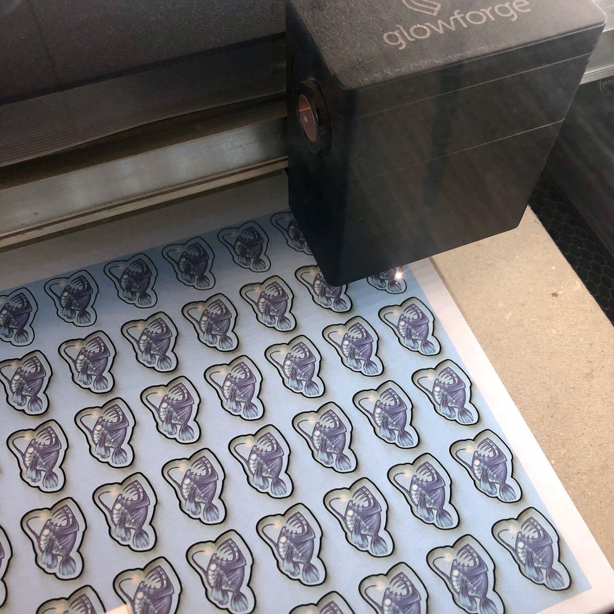 SitDownGames's tweet photo. Yesterday we cut giant octopuses, glued dolphins, saw sharks diving into the sand, tamed a multitude of orcas, and painted blue an unimaginable amount of ubiquitous structures. #boardgame #boardgames #tabletopgames #j2s #jeudesociete #dive #divegame #prototype https://t.co/fP0BSosDr4