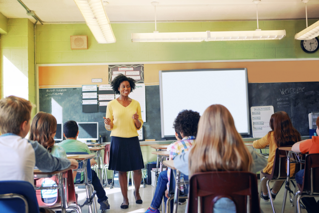 CommandoErin's tweet photo. As students return to classroom, teachers find themselves on the frontline of #COVID19. I'm proud to support @ReadAheadNY's Teacher Appreciation Project this fall. #MercerCares #MercerGoodDay https://t.co/OCMhUji0eN https://t.co/GnovhiDQyq