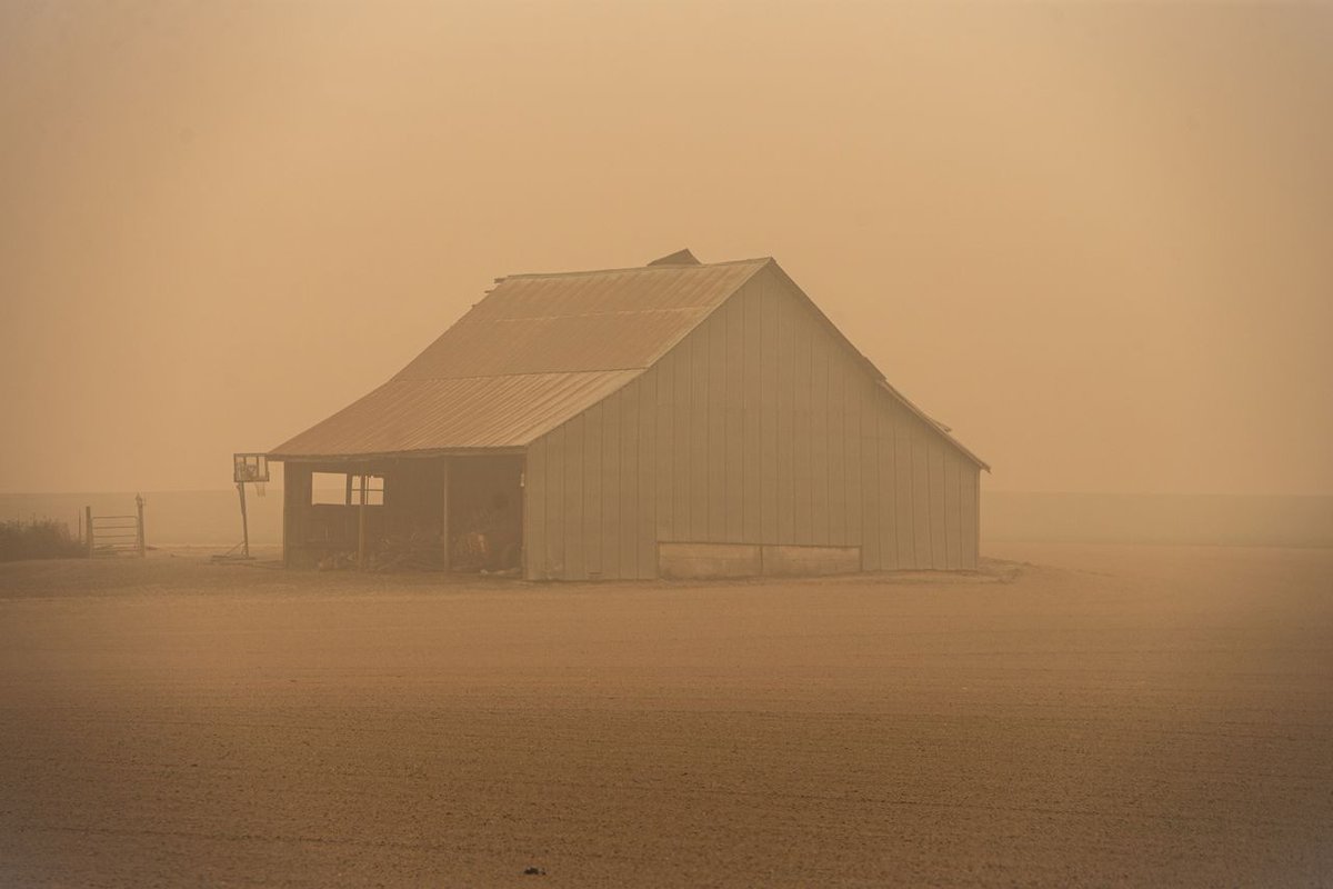 Oregonian's tweet photo. Opinion: To fight wildfire smoke, stay inside, tape up doors – and vote this November https://t.co/TmxbEokhLT https://t.co/puSNDuXHhc