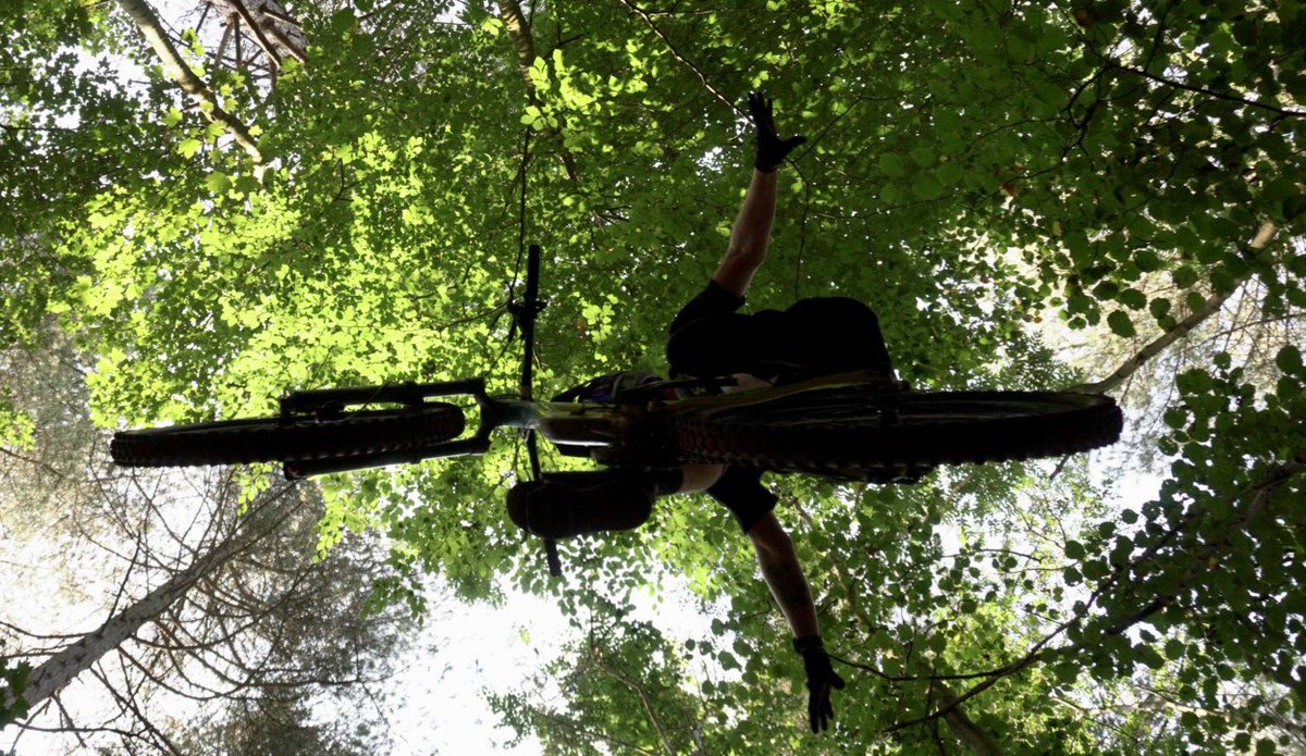 RobOwen3's tweet photo. Massive thanks to my partner for getting these awesome shots! Getting this trick felt soooo good! ๐ฅณ
@UKMTB_Chat #ukmtbchat #trick #stepup #sony #skills #melonoptics #foxracing #belmontriders https://t.co/yOe6vau0hE