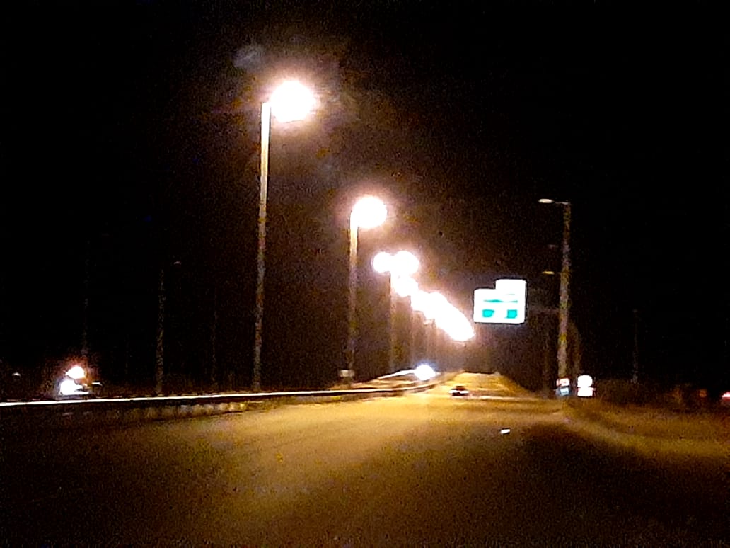 sultanmalabri's tweet photo. الحمدلله
مع إعطاء المحافظات صلاحيات أوسع تم تشغيل أعمدة الإنارة في الشارع الرئيسي عبري البويضاء
وستكتمل خلال الأيام القادمة
عند تركيب العدادات
شكرااااالكم سعادة الشيخ
ابو زياد نجيب الرواس
سعادة الشيخ الوالي
المجلس البلدي
مدير عام البلديات
الأخوة الفنيين 
والخير قادم بتعاون الجميع https://t.co/5512Xg1l45