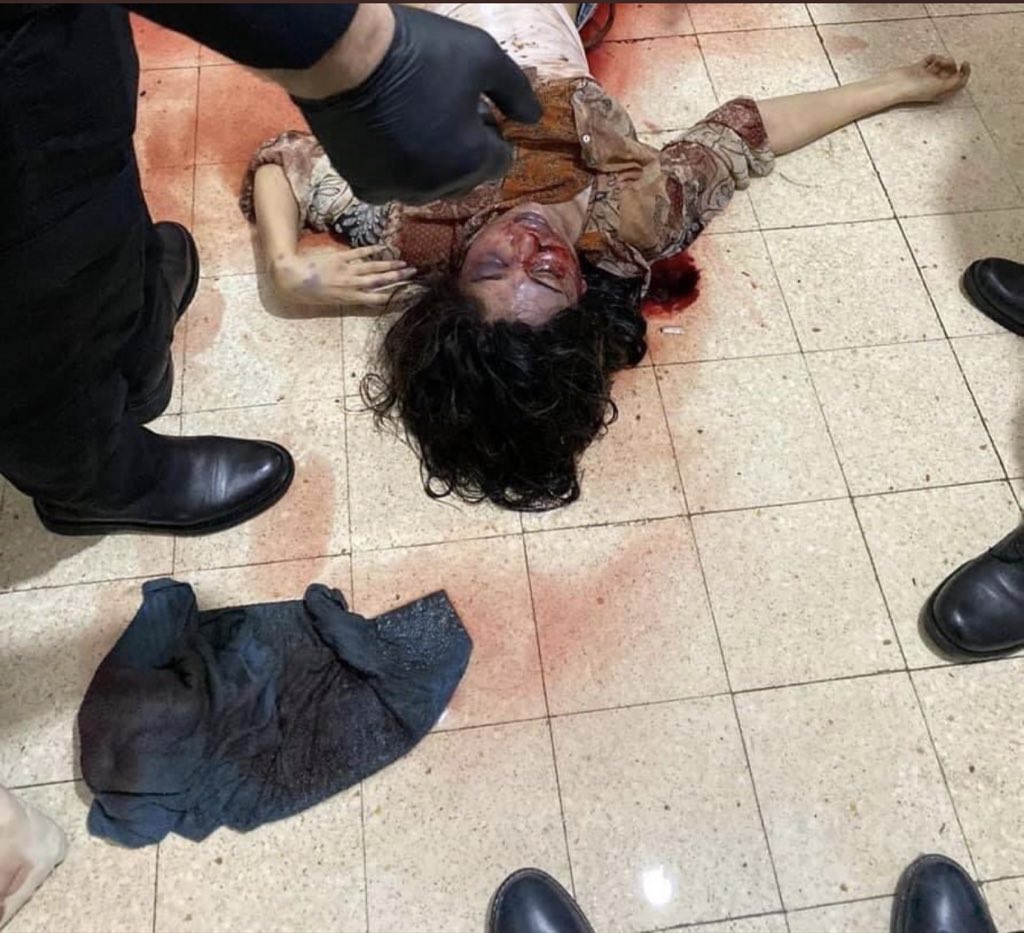 منو مثلي اليوم مكتئب على حادثة #شيلان_دارا_رؤوف 
ويتمنى يشوف القتلة معلقين بالمشانق وروحهم بعدها والناس تضربهم بالحجار 
ويبقون اسبوع على هذا الحال حتى يموتون ؟