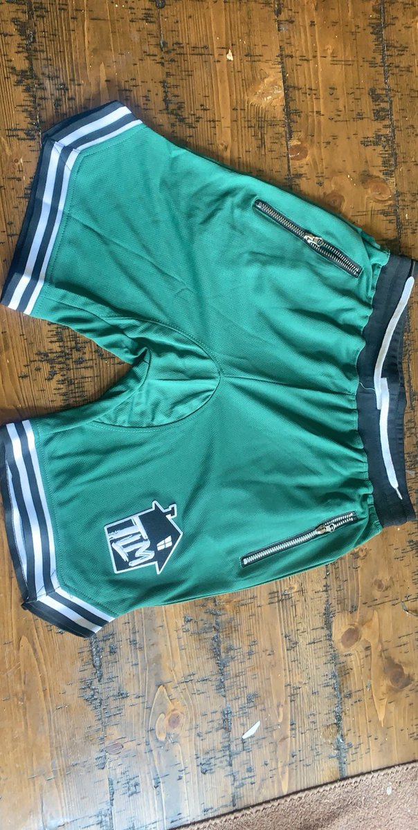 _TrapOnWallSt's tweet photo. Got the shorts in ! Get em before they’re gone https://t.co/CR5gwhFJJ5