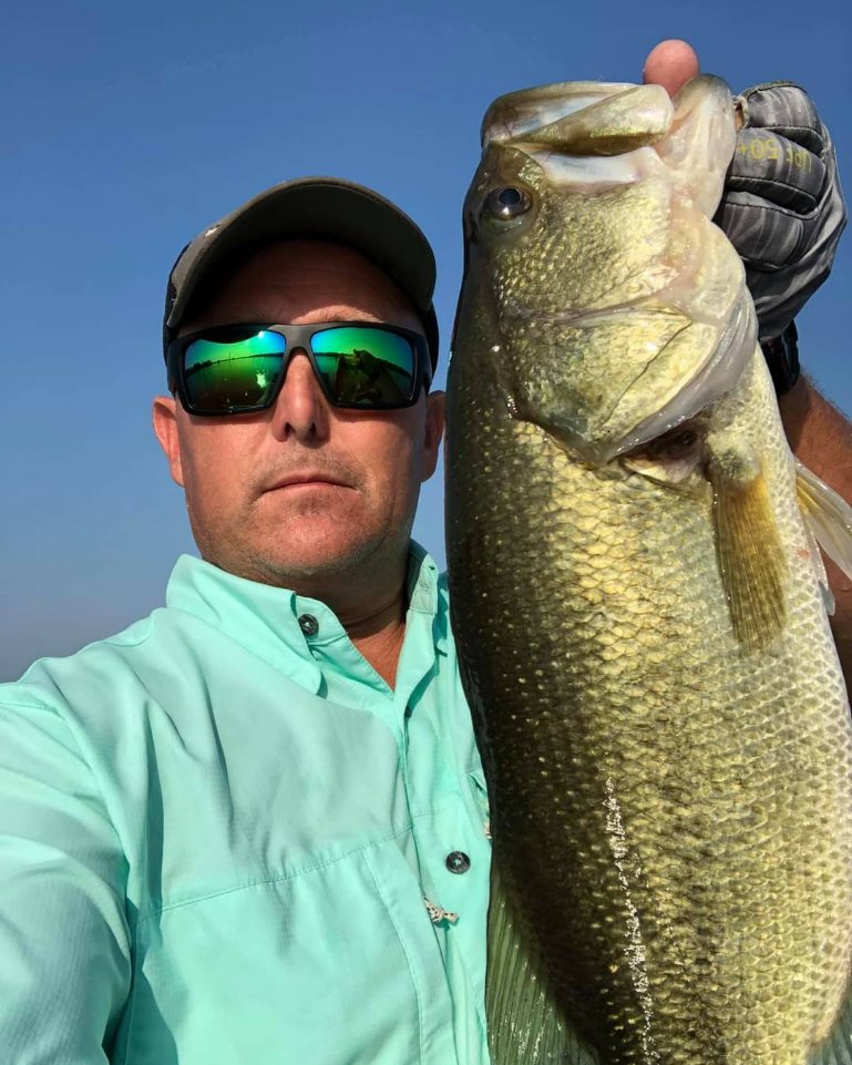 Rougaroutackle's tweet photo. Team member David Harrell with a really nice catch from last week on lake Darbonne #rougaroutackle #teamrougarou #fishwildly #bassfishing #largemouthbass #basstronomical #tungstenweights https://t.co/iexfPmcDkC