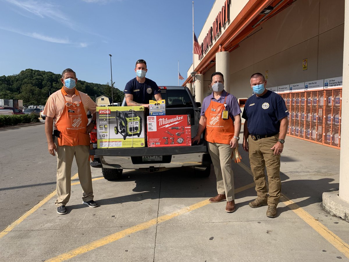 Tom Householder (@householdertom) on Twitter photo Glad to help and partner with the Knox County Sheriffs DEPT investigation unit with our donations . Thanks for what you do for us . @DustonAllisonHD <a href="/joshfelkerTHD/">Josh Felker</a> <a href="/GlennJacobsTN/">Glenn Jacobs</a> Glad to help and partner with the Knox County Sheriffs DEPT investigation unit with our donations . Thanks for what you do for us . @DustonAllisonHD <a href="/joshfelkerTHD/">Josh Felker</a> <a href="/GlennJacobsTN/">Glenn Jacobs</a>