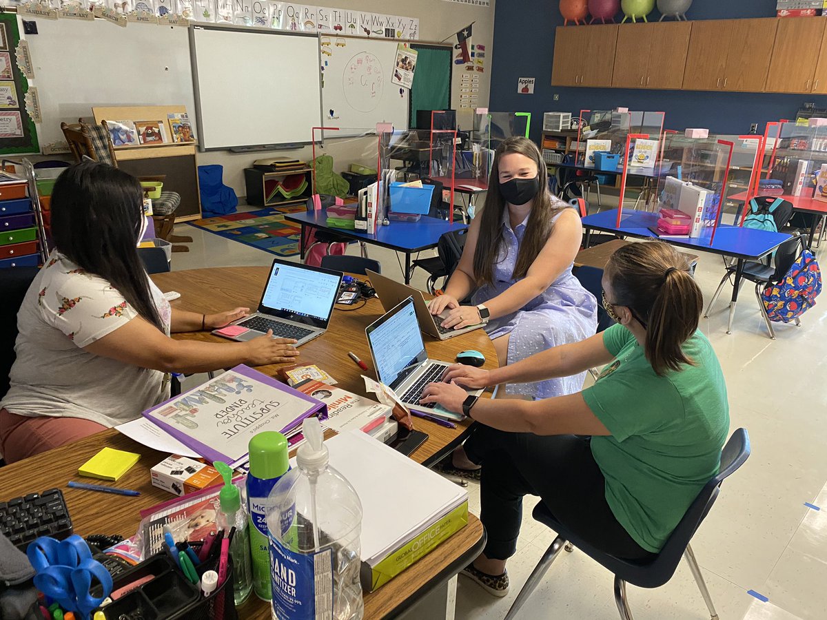 Making a plan and setting goals.  I love supporting our Goliad teachers on their SMART goals! <a href="/1GoliadSAISD/">Goliad Elementary </a> <a href="/KlepacShannon/">Shannon Klepac</a> <a href="/judyknight47/">Judy Knight, Ph. D.</a>