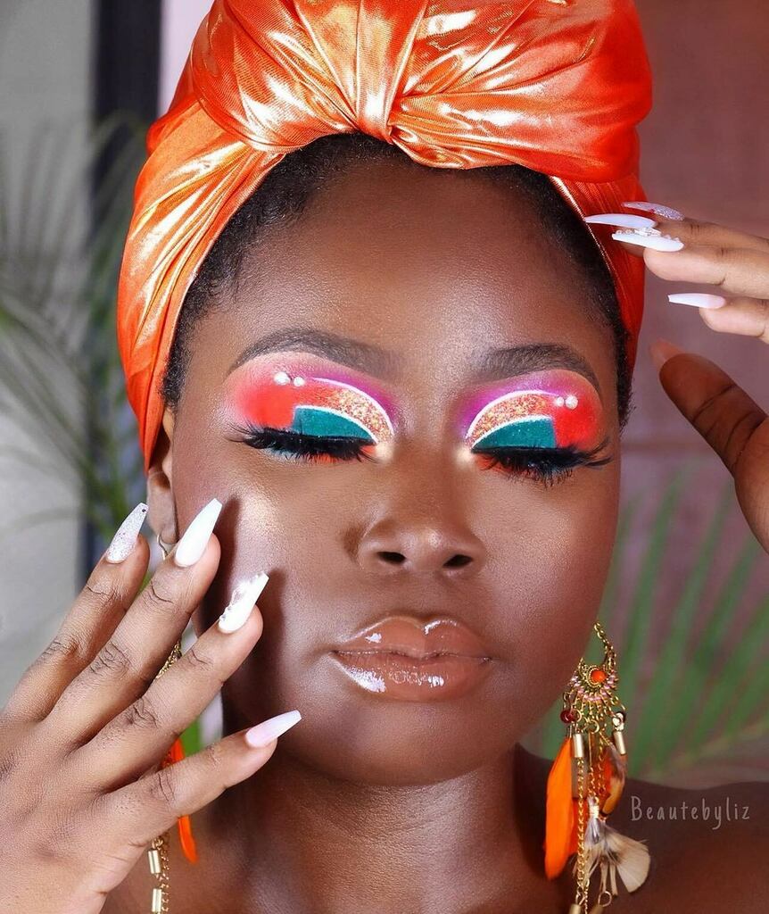 OFRACosmetics's tweet photo. ✅FIERCE⠀
✅SNATCHED⠀
✅FASHION⠀
-⠀
@beautebyliz has it all in this look ft.⠀
🖌️WHITE RABBIT Fixline Gel Liner⠀
💫BEAM THE HATERS Highlighter #OFRAxNikkieTutorials https://t.co/5oo9FXqFzq https://t.co/4OFjRpkU6I