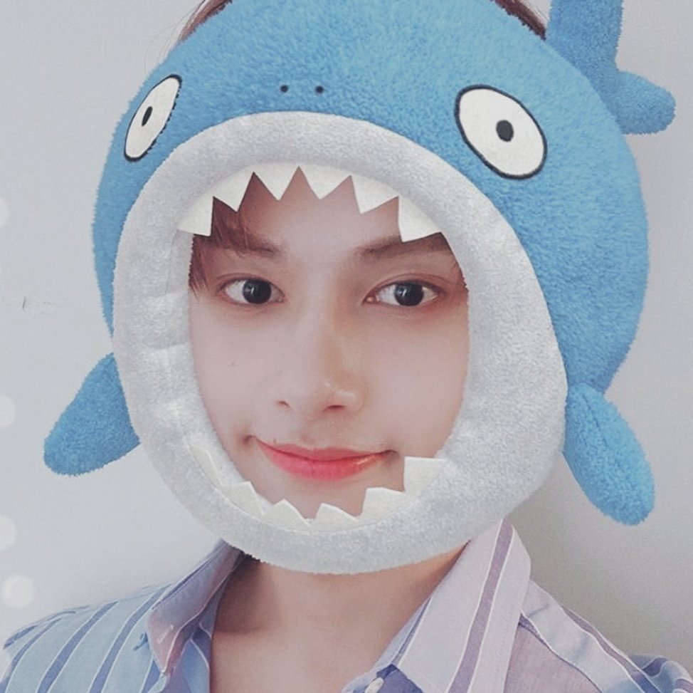 riska_grace's tweet photo. Lama ngga ikutan CSD #CaratSelcaDay #CSD #SEVENTEEN #세븐틴 #JUN @pledis_17 https://t.co/7hWKMvNYwR