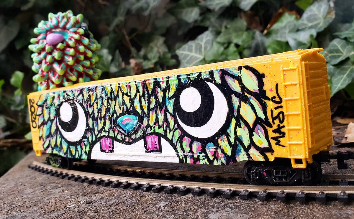 MajicMonsters's tweet photo. Monster train!
#artoftheday #artcollector #toycollector #arttoy #artlife #paintmarker #monster #customtrains #handmade #popart #vinyltoy #streetart #graffiti #trainart #majicmonsters #modeltrains #train #originalart #painting #graffiti #traingraffiti #toys #designertoy #art https://t.co/AGEFL1DilW