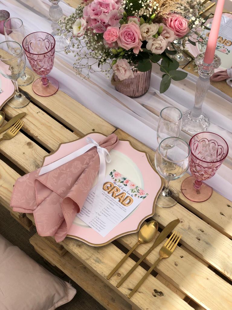 ByJulesServices's tweet photo. We have been busy these past few weeks. We love setting up this picnic theme for a graduation this past weekend. #eventprofs #eventplanning #eventstyling #partystylist #partydecor #balloons #ukevents #classof2020 #leeds #partyprops #Corporate #corporatestyling #picnic https://t.co/09lYjSL8x1