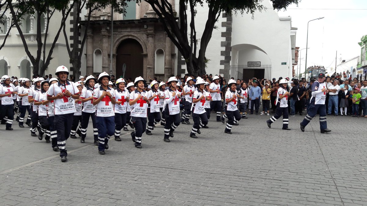 CruzRoja_MX's tweet photo. #SabíasQue Para reafirmar nuestro compromiso con los mexicanos, por años participamos en algunos desfiles conmemorativos por la #IndependenciaDeMexico.🇲🇽 https://t.co/aXx2RVfulK