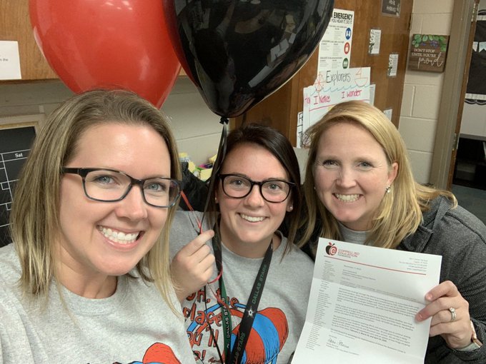coppellisdef's tweet photo. In 2019, @PinkertonCISD teachers @PinkGiammusso, @pinkkhaverstick, and @pinkssymank received a grant from the Coppell ISD Education Foundation to purchase a rolling cart for their book club. https://t.co/iiZCpF4Qvt