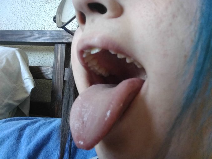 Watch 😈 Succubus Queen 👑's leaked NSFW photo on TwXstars