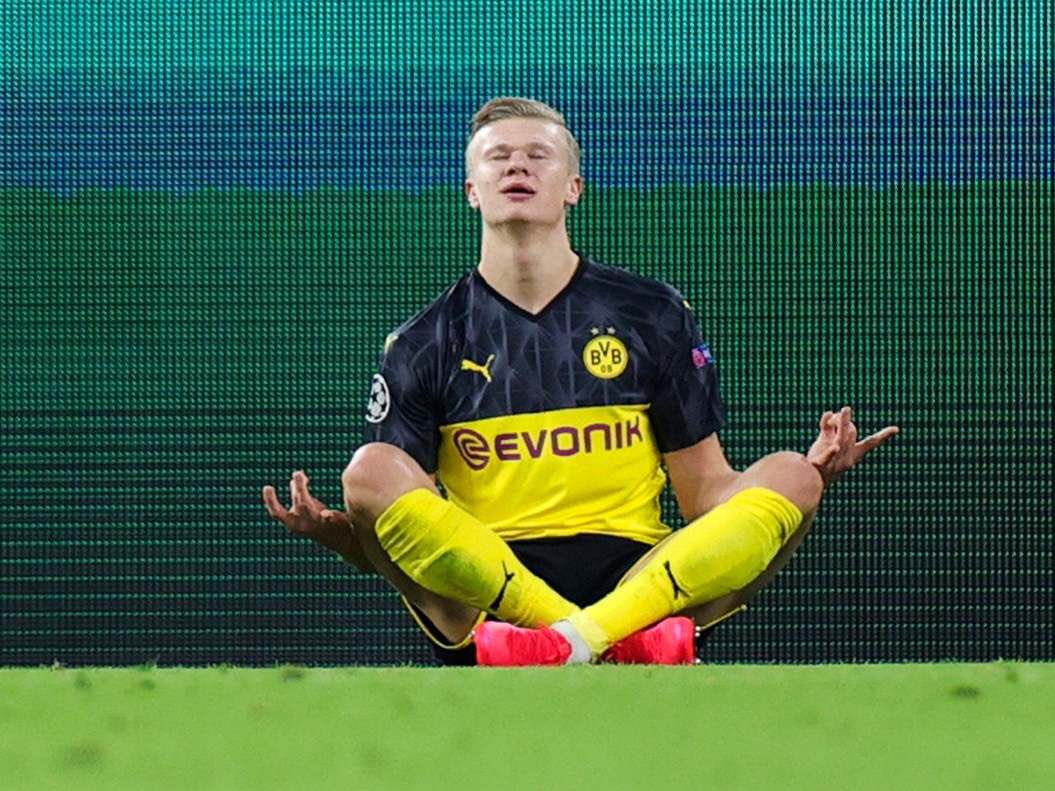 Dortmund faced PSG in their champions league round of 16 tie.Of course, he scored a brace in the 1st leg and did this iconic celebration 