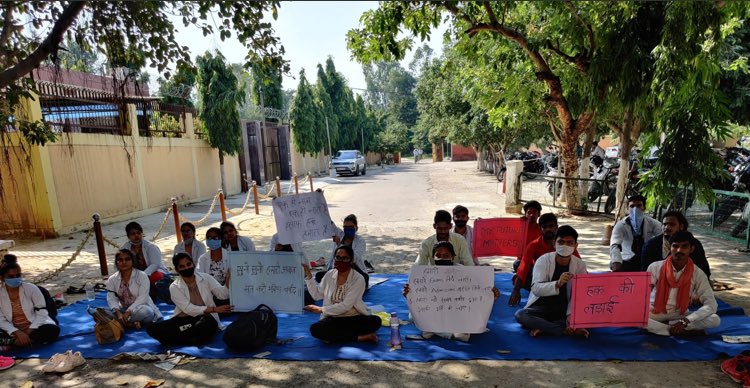 homoeouniverse's tweet photo. J.R.KISSAN HOMOEOPATHIC MEDICAL COLLEGE ROHTAK, BATCH 2016 HAS BEEN CANCELLED, UNIVERSITY IS NOT
RESPONDING AND FUTURE OF 49 STUDENTS IS ON STAKE.

@cmohry

@Dchautala

@anilvijminister @BBBatra

@ABVPVoice @Haryanaabvp

@rbsharmabjp @AlokNigam20 https://t.co/oHdwvBoJZH