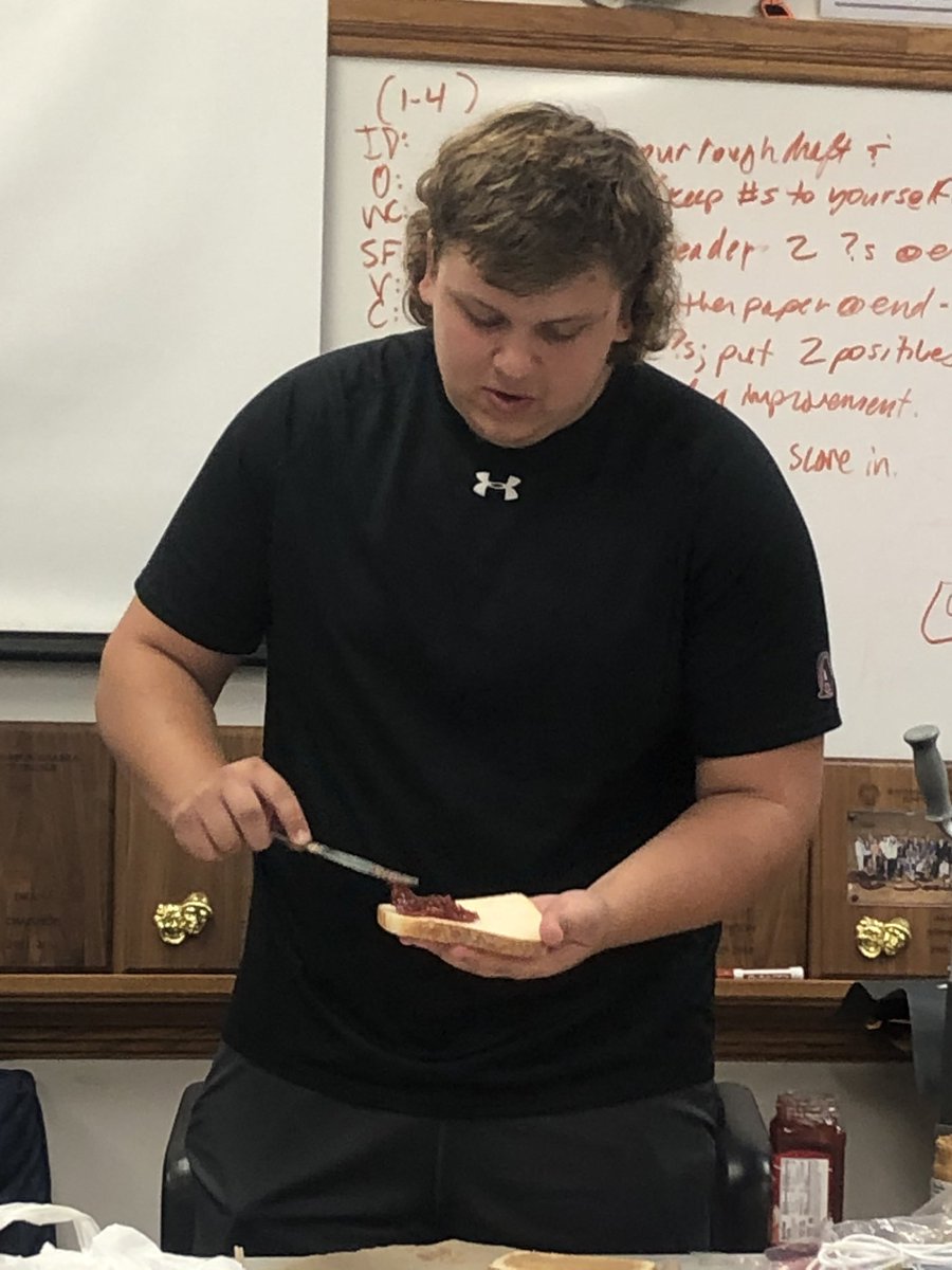 JOckander's tweet photo. Trevor makes a peanut butter and jelly sandwich #peanutbutterjellytime #dcscouts #demonstrationspeech https://t.co/HqhDIWD465